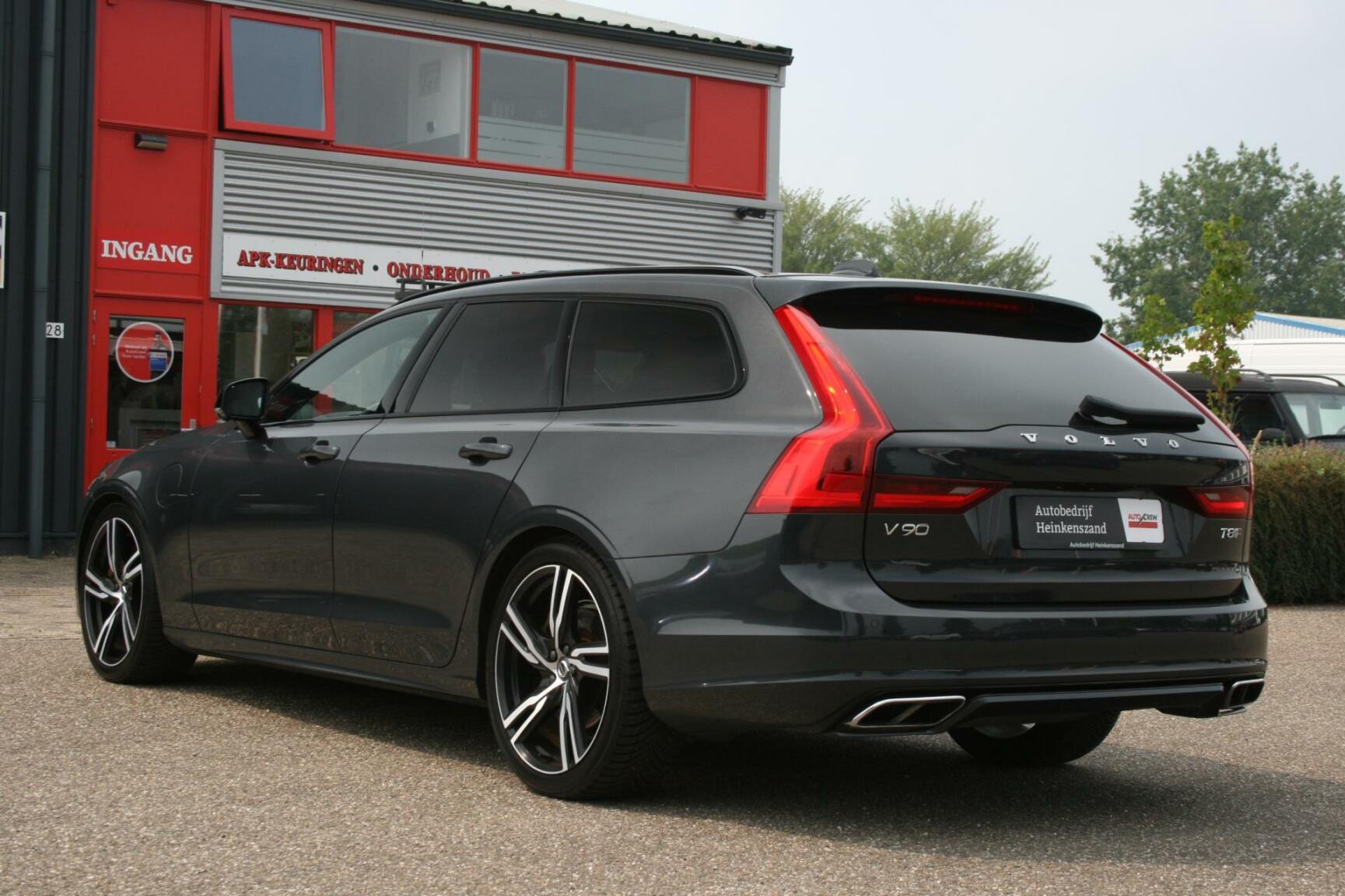 Volvo-V90-2