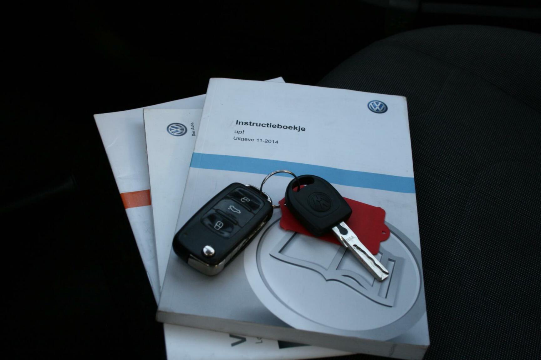 Volkswagen-up!-22